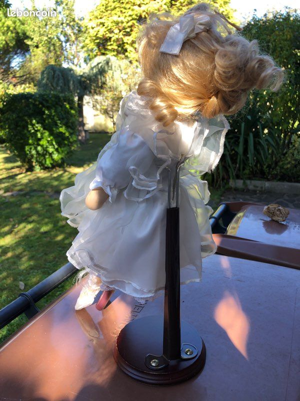 Poupée en porcelaine (image 3)