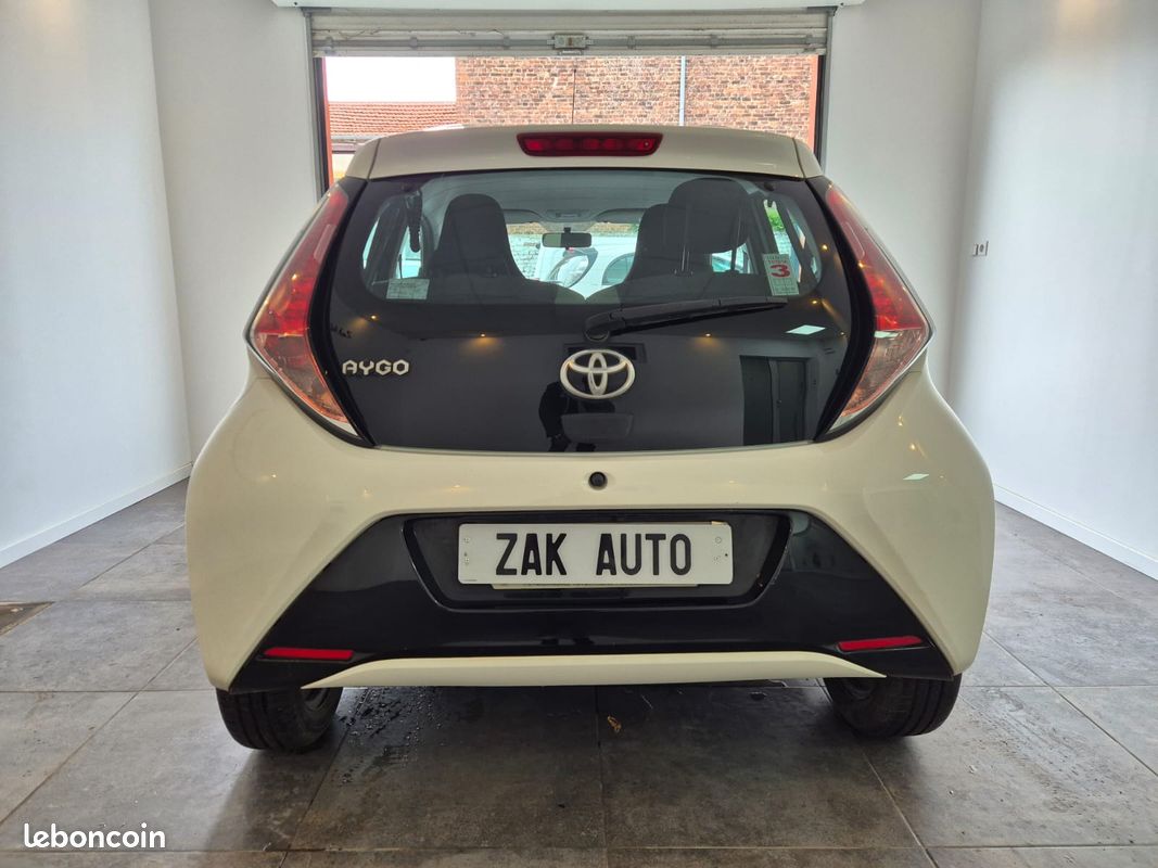 TOYOTA AYGO II X-PLAY 1.0 VVT-I 69 cv *105241 kms* 5990 euros (image 3)