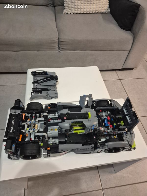 Lego peugeot 9x8 (image 3)