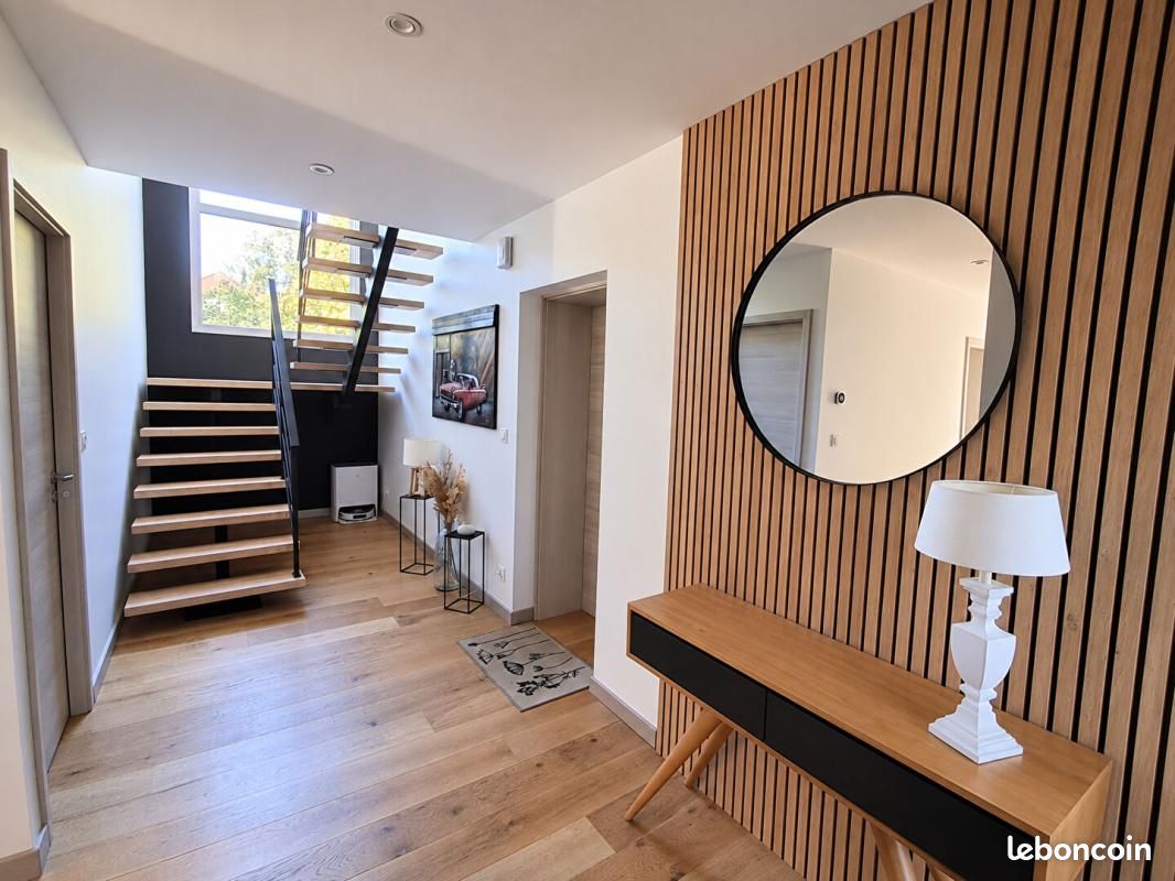 Maison 8 pièces 157 m² · à Vesoul · 157 m² · 469 000 €
