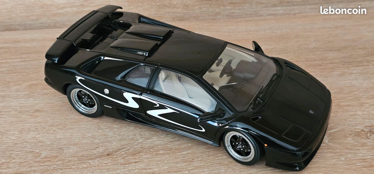 Modèle Réduit AUTOart - Lamborghini Diablo SV Noire - Échelle 1:18 - Occasion