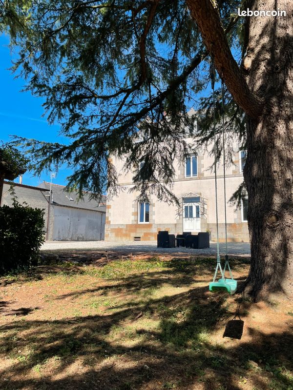 Maison 11 pièces 317 m² · à Retiers · 317 m² · 850 000 €