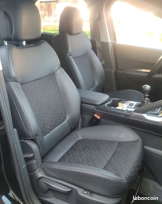 PEUGEOT 3008 1.6 BLUEHDI 120 ALLURE BUSINESs (image 19)