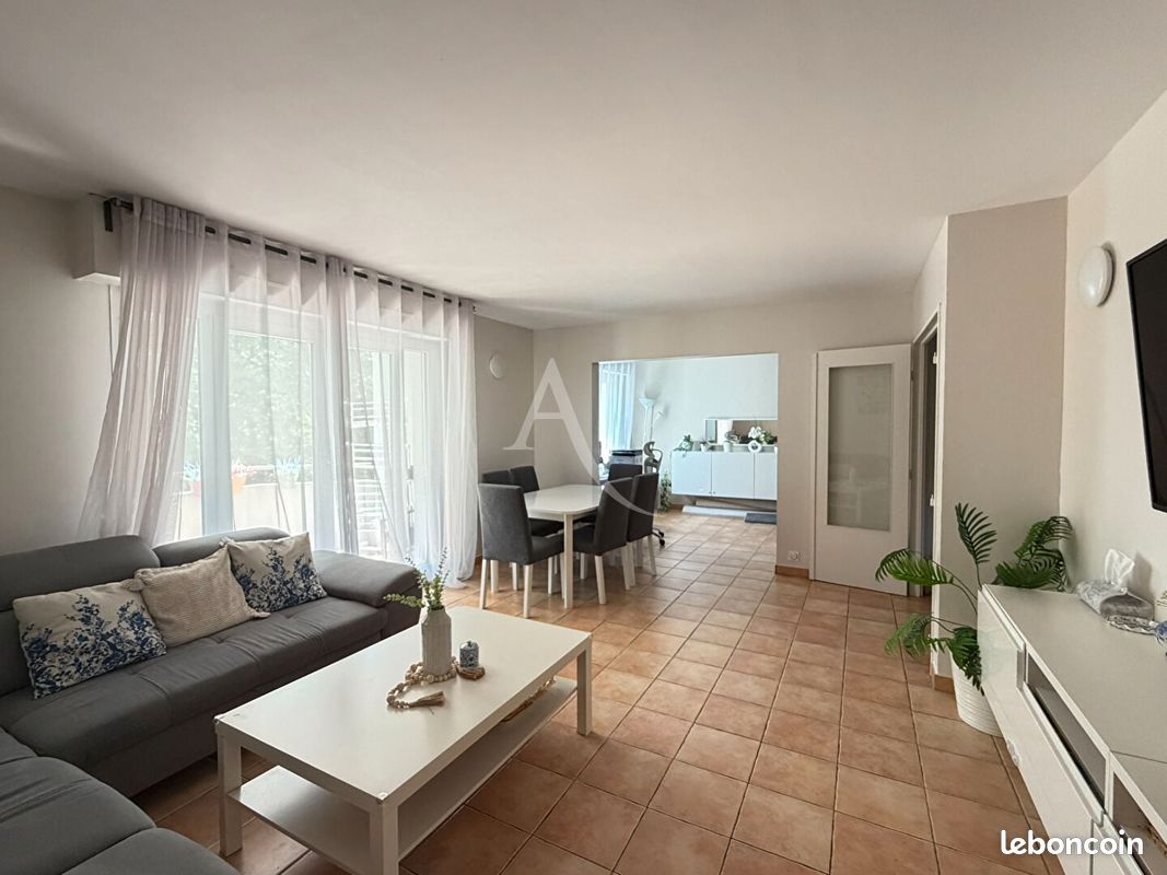 Appartement 5 pièces 100 m² · à Lognes · 100 m² · 1 490 €