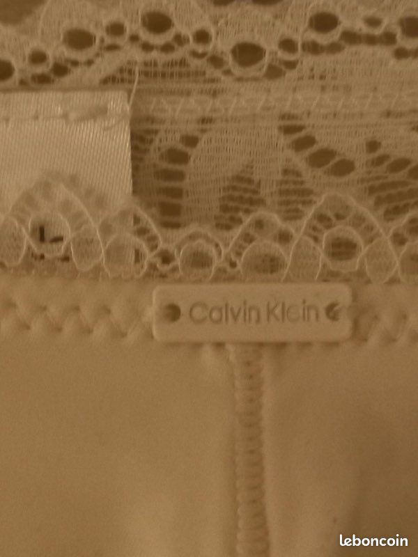 Calvin Klein culotte string en dentelle taille M neuve avec étiquette (image 8)