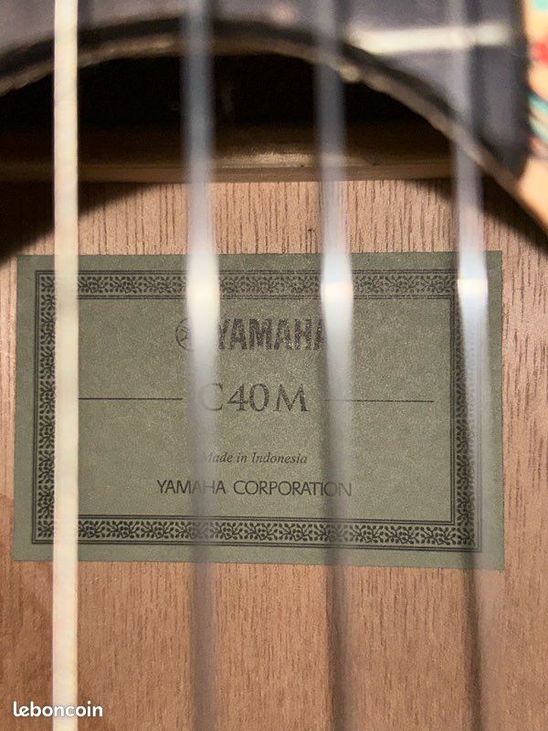 Guitare classique YAMAHA C40M (image 3)