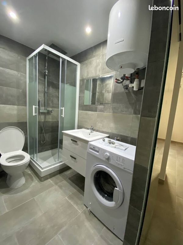 Appartement 1 pièce 18 m² · à Antibes · 18 m² · 380 €