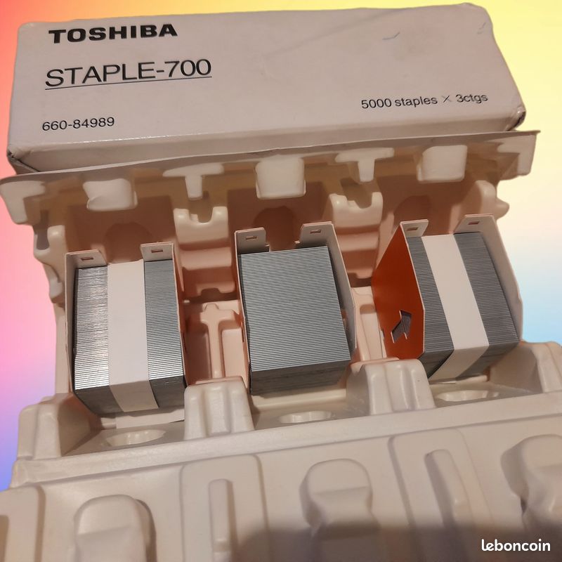 Lot d'agrafes copieurs Toshiba "Staple-700" - 3 x 5000 agrafes (image 1)