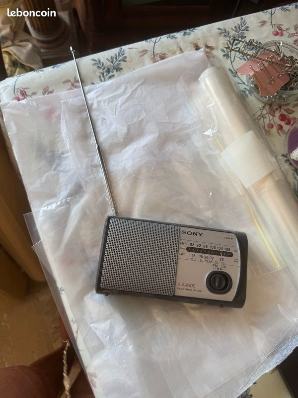 Sony ICF-303 Radio Portatile FM/LW - Usato Buono Stato - Colore Grigio - Foto 2