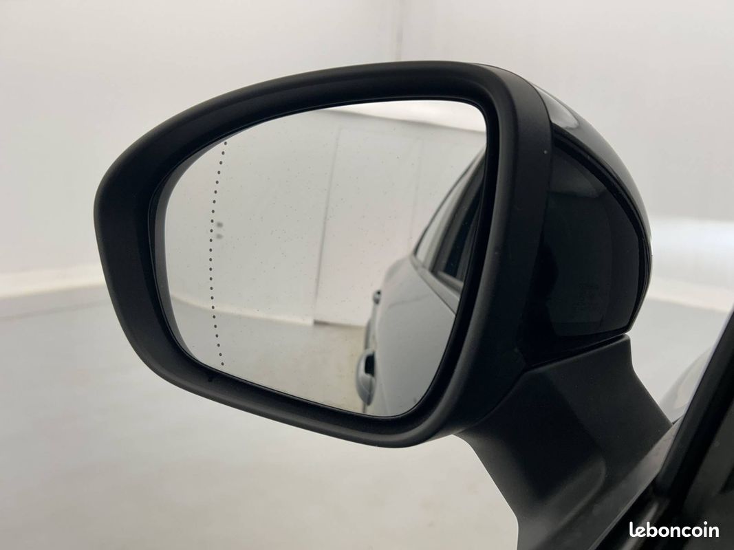 RENAULT Captur TCe 140 EDC - 21 Business (image 31)