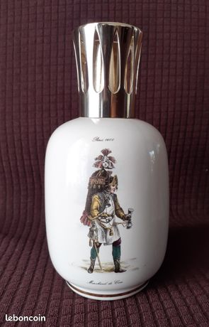 Lampe Berger Ancienne En Porcelaine – Décor Vieux Métiers Paris 1600 – N°16