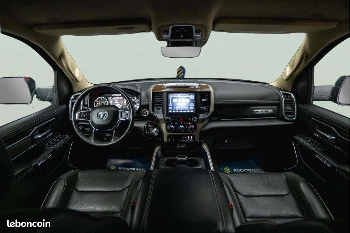 Dodge RAM 1500 Laramie Offroad Night Edition * 5.7 V8 HEMI * 4x4 * Cuir * Alpine * Jantes 22" (image 23)