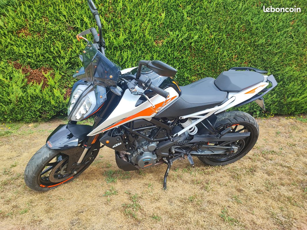 KTM Duke 390 (image 1)
