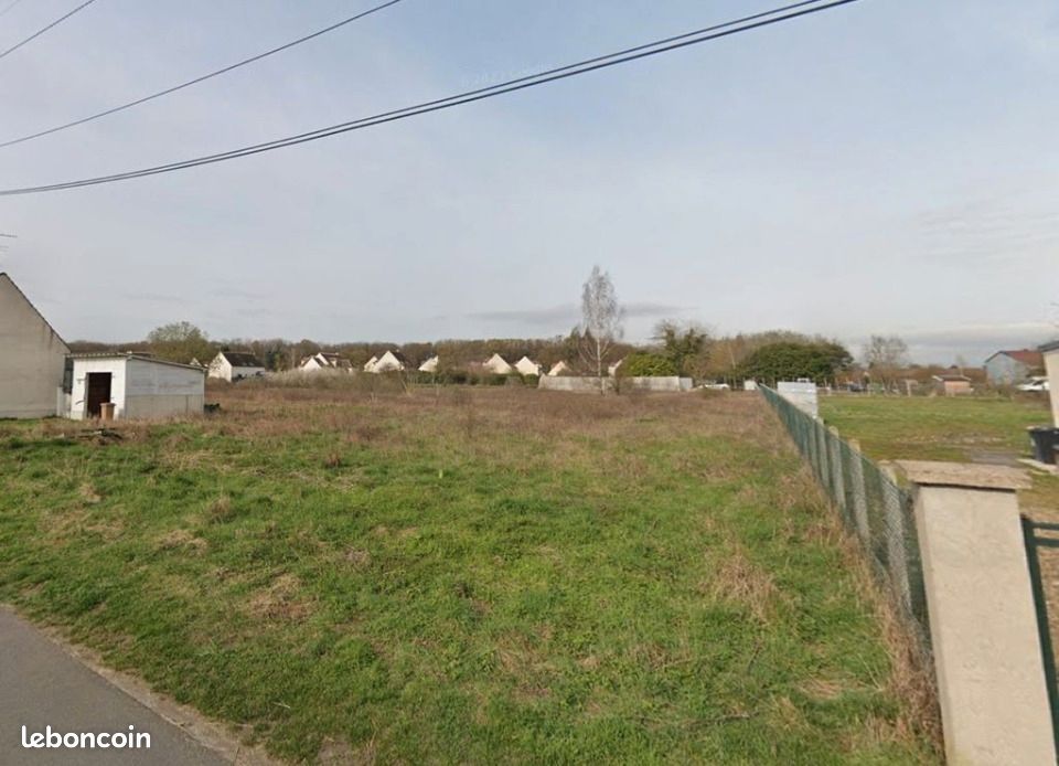 Terrain 1438 m² · à Thiers-sur-Thève · 170 000 €