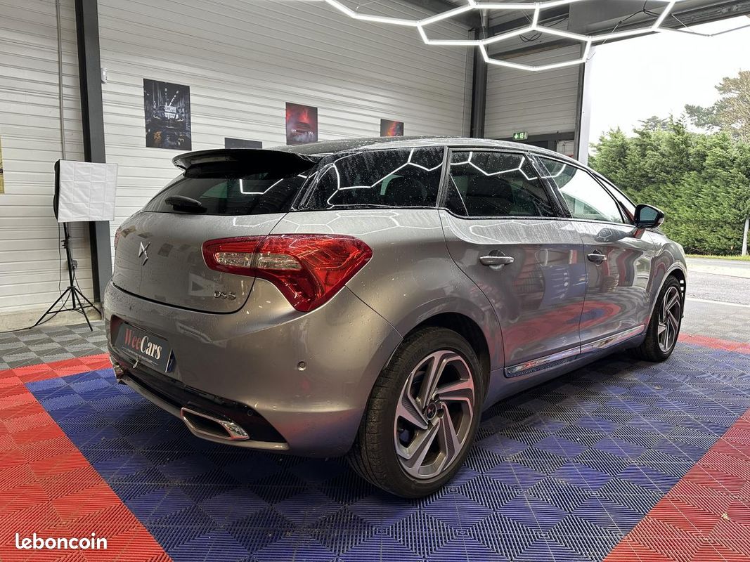DS DS5 2.0 BlueHDi 16V 180 BV EAT6 BERLINE Sport Chic (image 23)