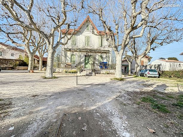 Propriété 6 pièces 222 m²