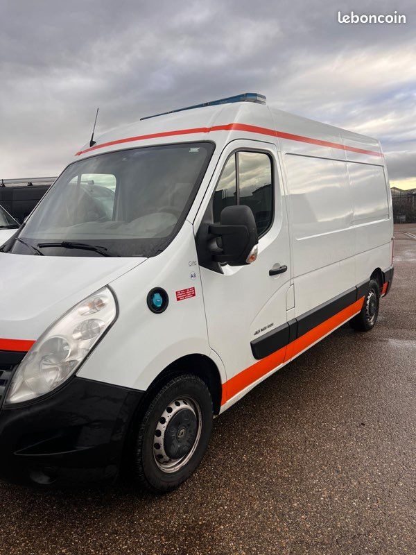 Renault master ambulance VASP 2015 (image 2)