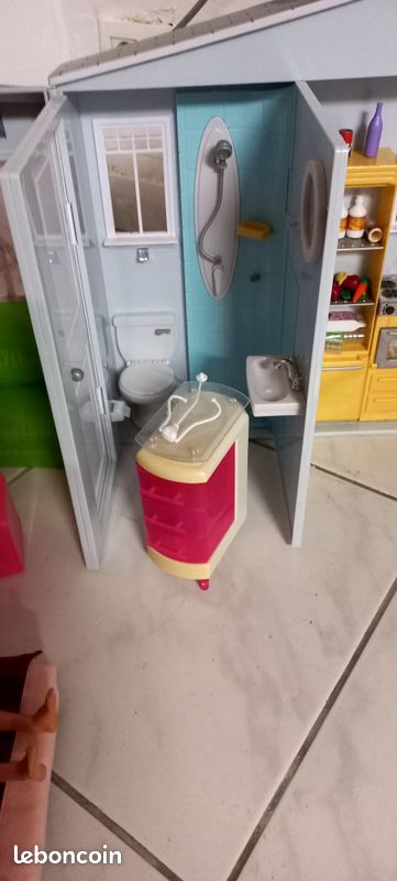 Vends ensemble et accessoires barbie (image 3)