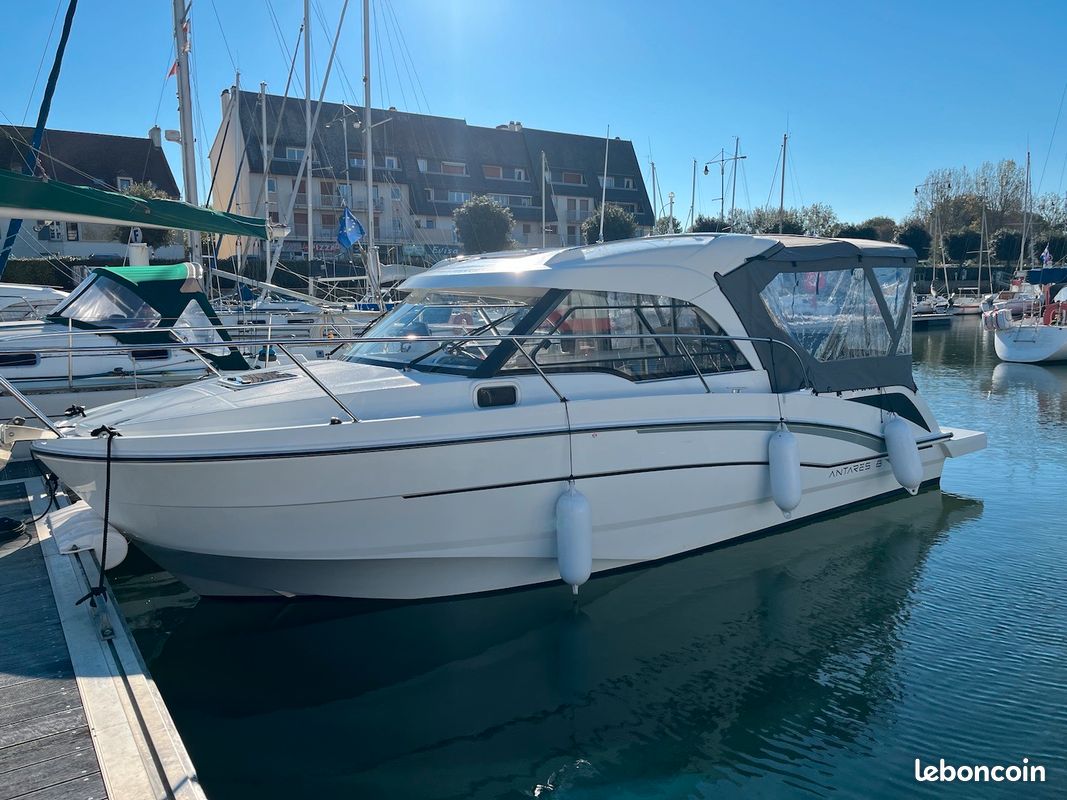 BENETEAU ANTARES 8 Année 2021 (image 1)