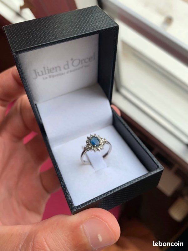 Solitaire - Bague de fiançailles Saphir + diamants (image 1)