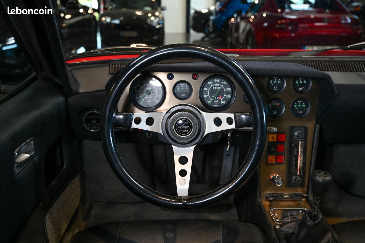 ALPINE A310 1600 VF 4 cylindres 125ch BVM5 / Conversion carburateurs 45 Weber / Rouge / Intérieur cuir noir / N° série 21532 (image 7)