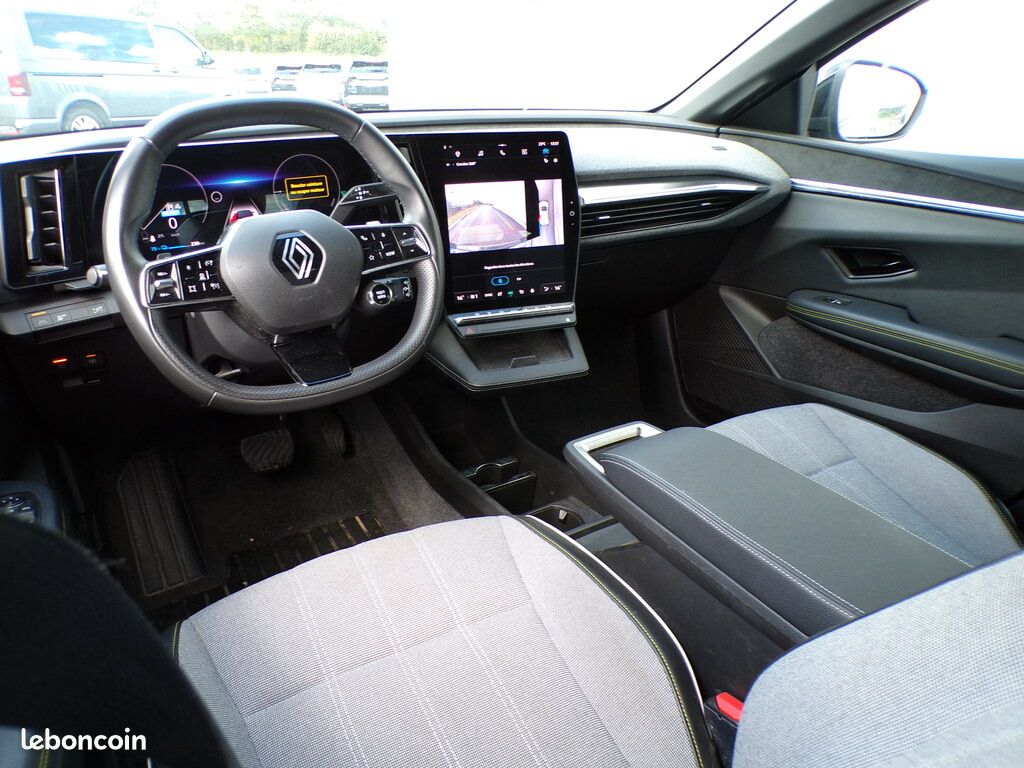 Renault Mégane E-TECH EV60 220 ch optimum charge Techno avec pack driving et vision (image 13)