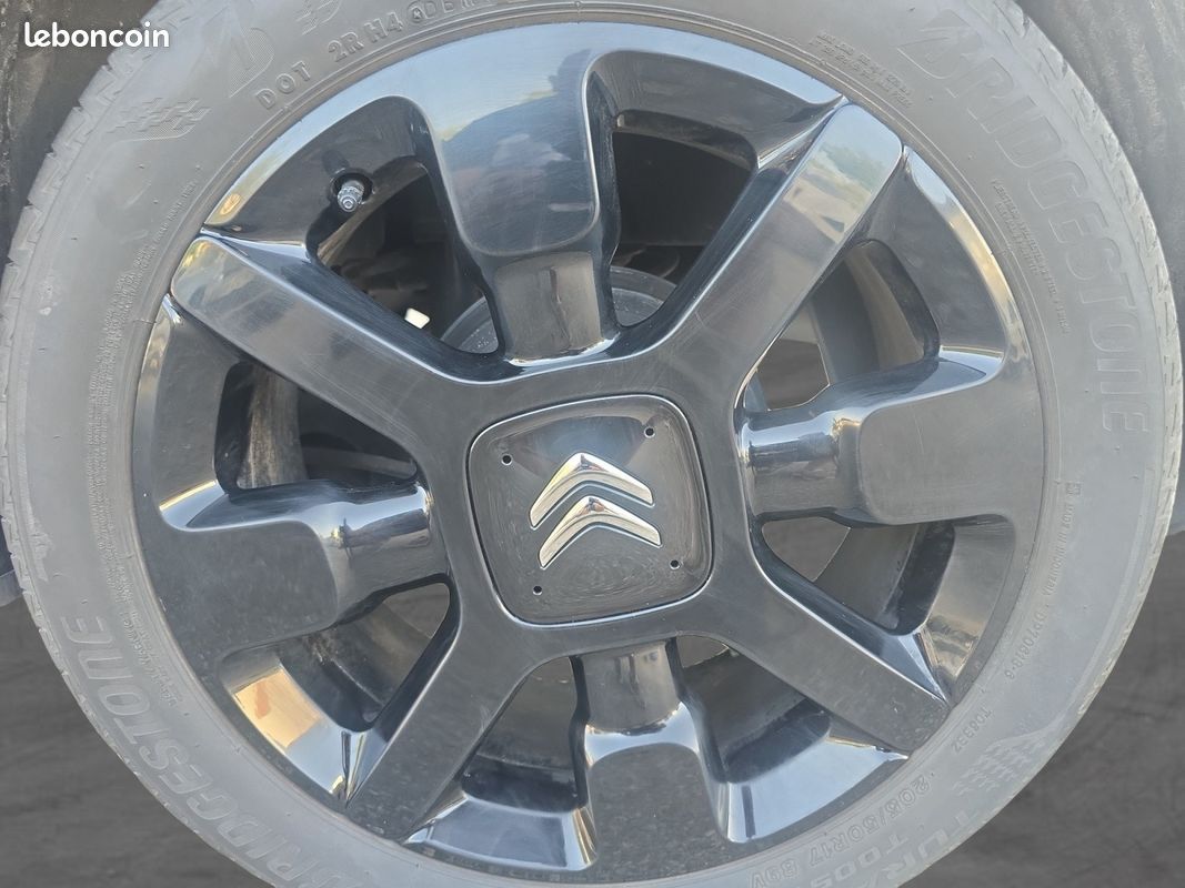 CITROEN C3 *entretien complet* C3 ESSENCE 82 Shine (image 16)
