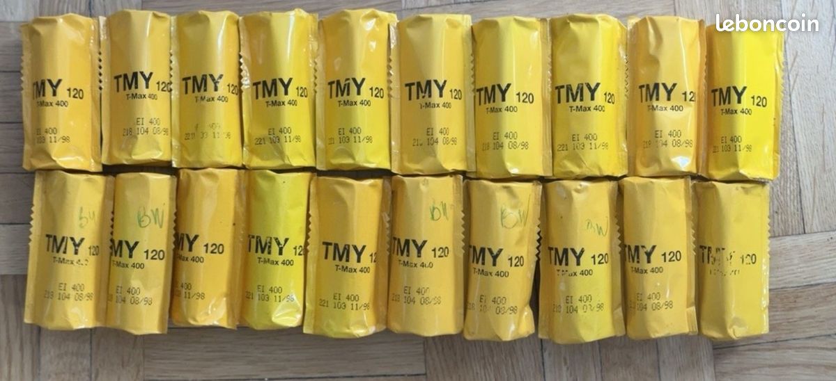 Kodak T-Max 400 TMY 120 — lot 20 pellicules N&B périmées (image 1)
