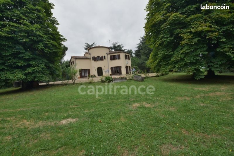 Maison 8 pièces 235 m² · à Meilhan-sur-Garonne · 235 m² · 396 000 €