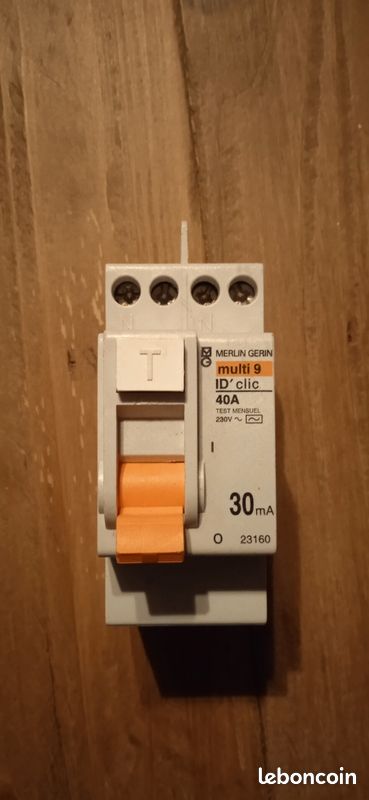Interrupteur différentiel 30 mA 40A (image 1)