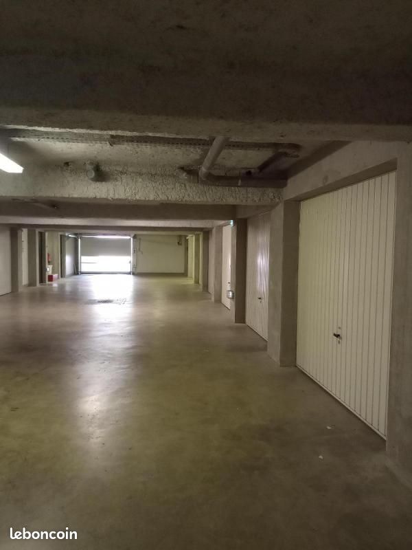 Garage Meylan · 98 €