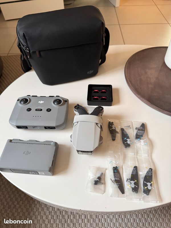 DJI Mini 2 Fly More Combo + 3 batteries + filtres ND (image 2)