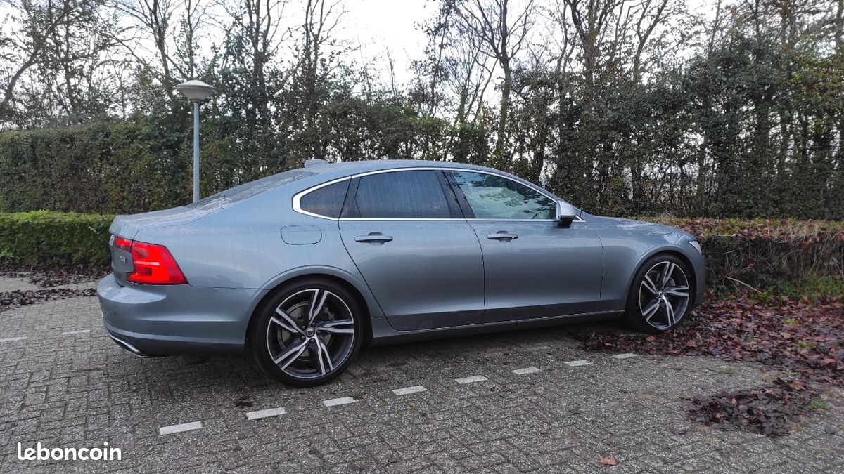 S90 R Design Rear Volvo S90 T4 R-design - Voitures