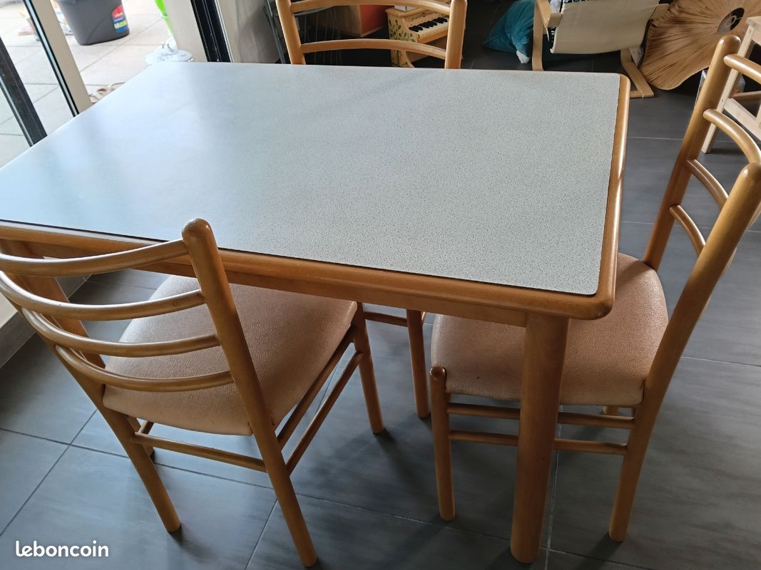 Ensemble table à manger et chaises (image 1)