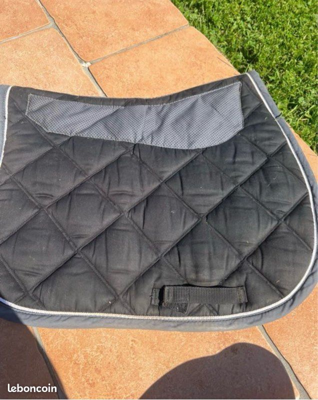 Tapis d’équitation noir et gris fouganza (image 1)