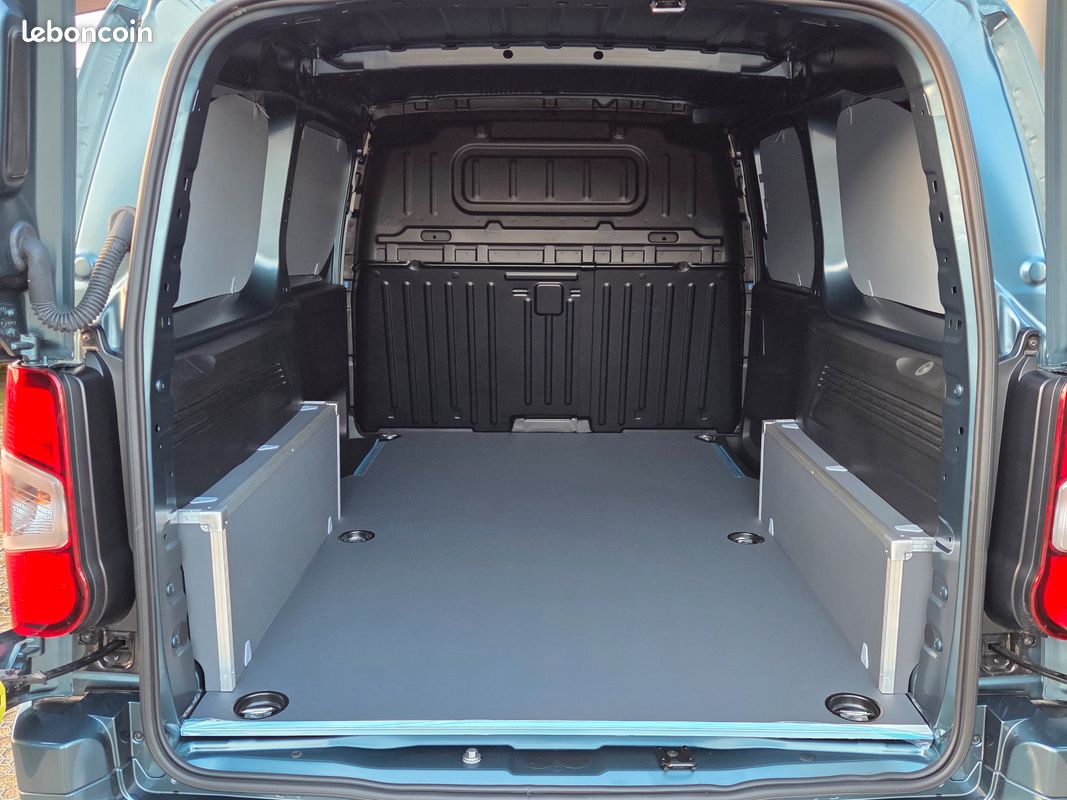 Berlingo BlueHDI 130 XL EAT8 950KG (image 5)