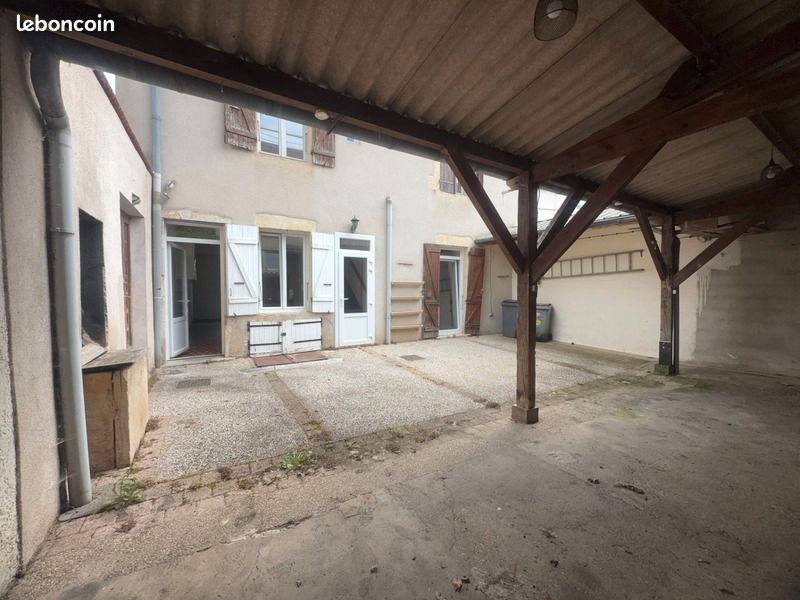 Maison 7 pièces 161 m² · à Gray · 161 m² · 99 000 €