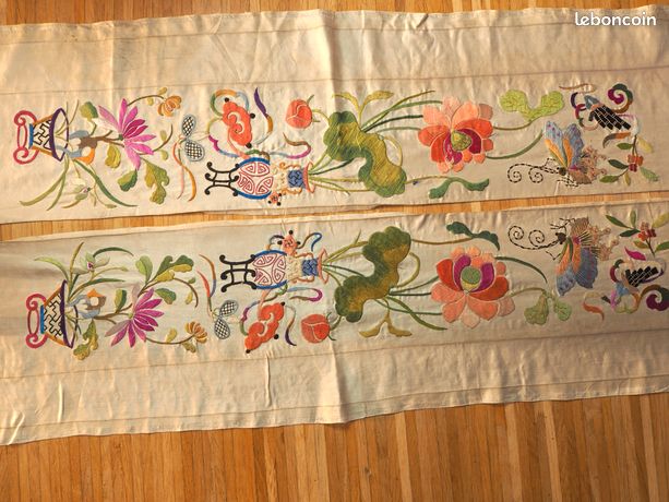 Tapisserie et soie à décor d'oiseaux 1930 découpage géom