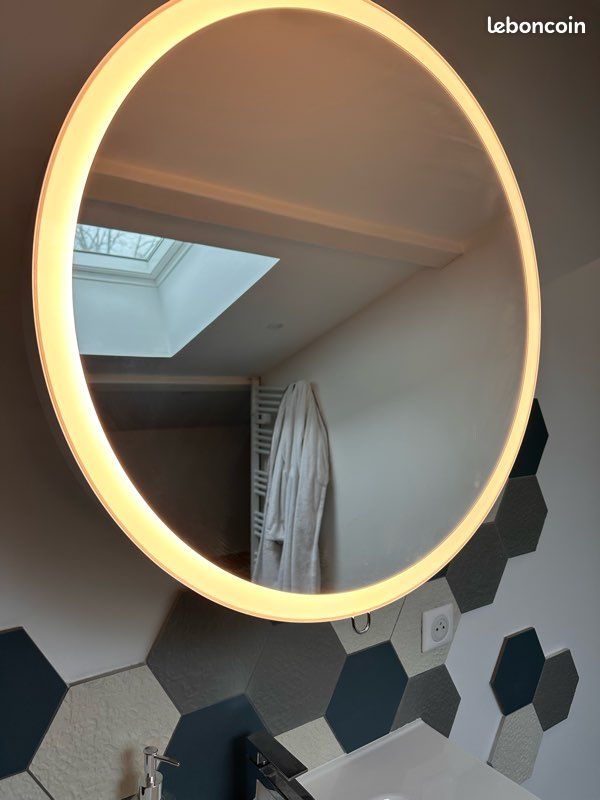 Miroir rond avec led à tirer (image 2)