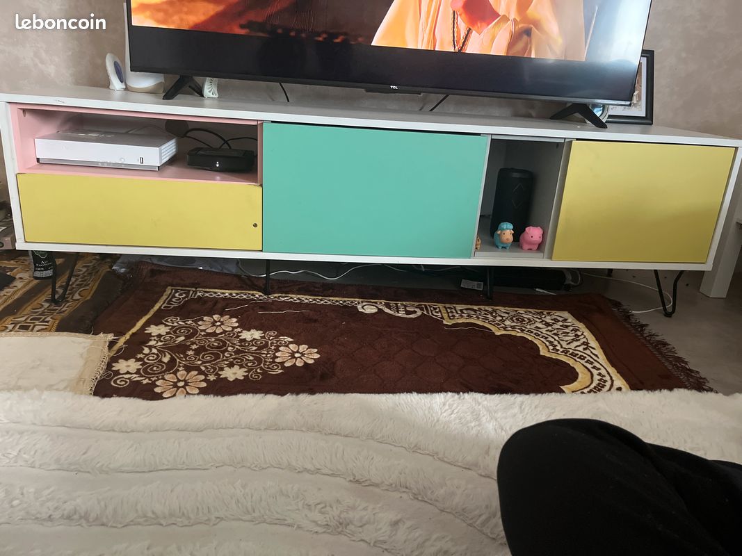 Table Tv (image 1)