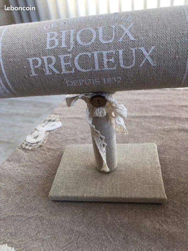 Porte bijoux, bracelet et montres (image 2)