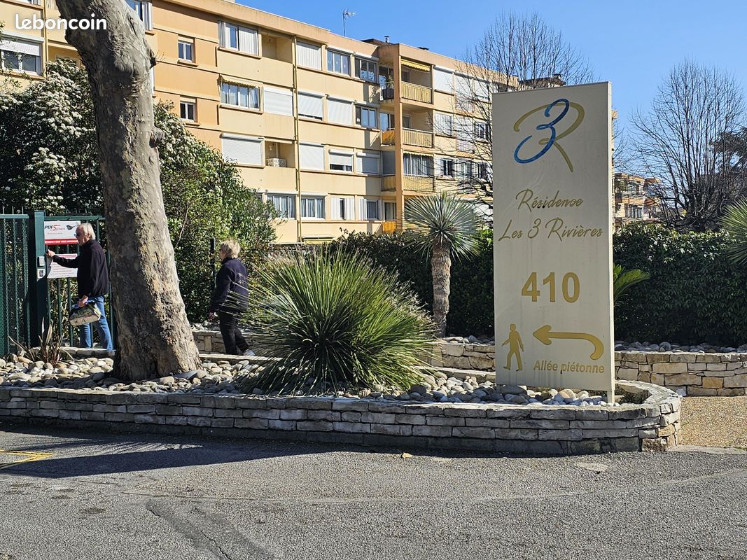 Parking 42 m² · à Mandelieu-la-Napoule · 42 m² · 69 300 €