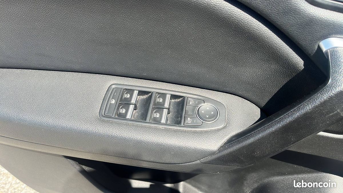 Renault captur tce 90 techno (image 17)