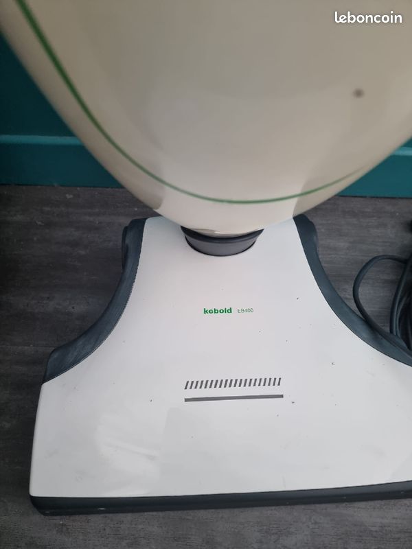 Aspirateur vk200 kobold avec ses brosses en très bon état (image 4)