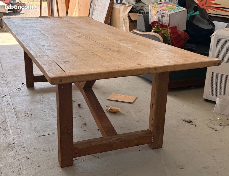 Table en chêne (image 1)