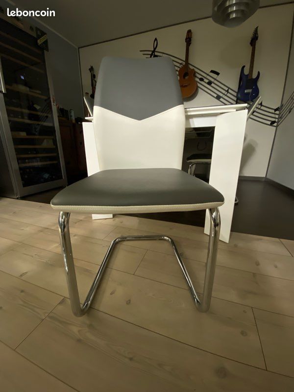 8 Chaises grises et blanches (image 2)
