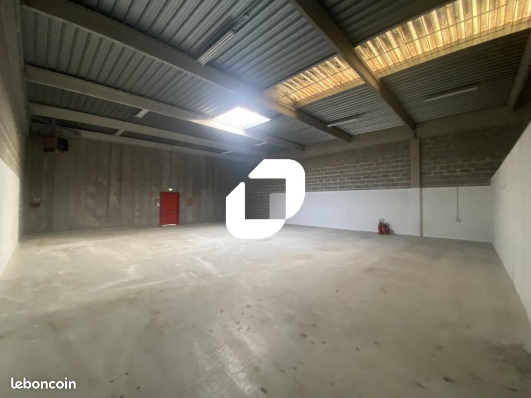 Local d'activité 1 052 m² (image 2)
