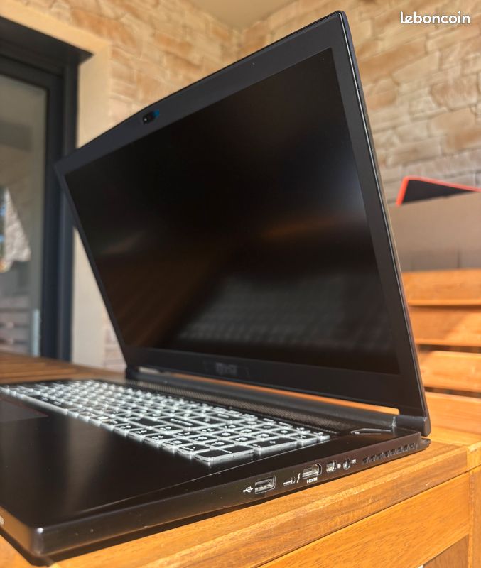 MSI GS73VR 7RF-251FR Stealth Pro 4K (image 2)