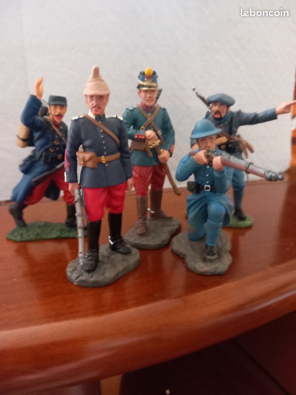 Lot d'anciennes figurines soldats en plomb - France