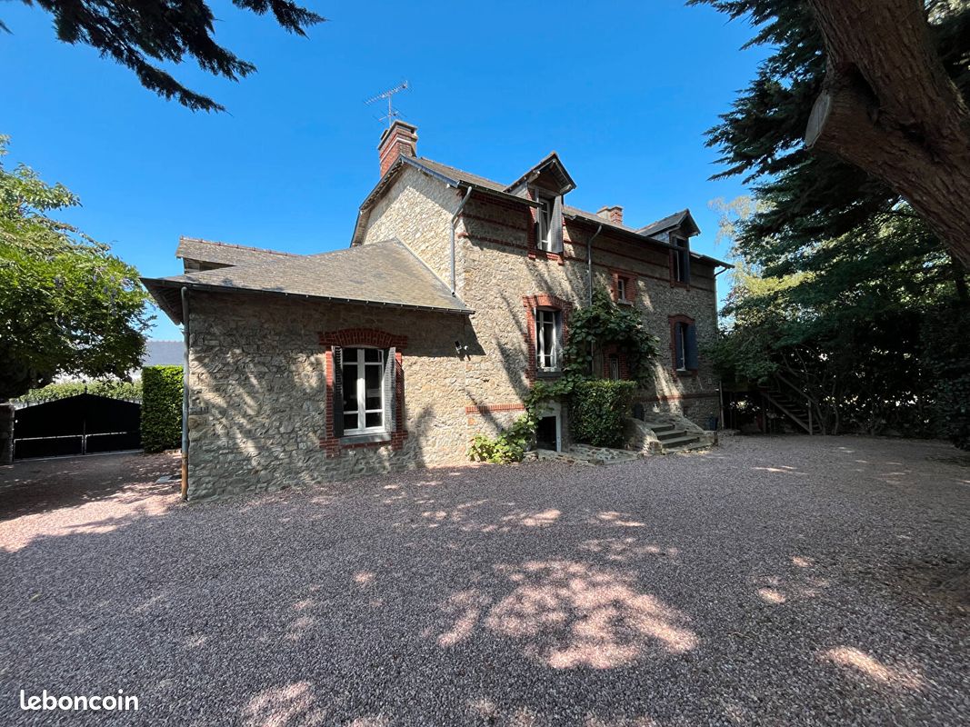 Maison 8 pièces 235 m² · à Bain-de-Bretagne · 235 m² · 499 000 €